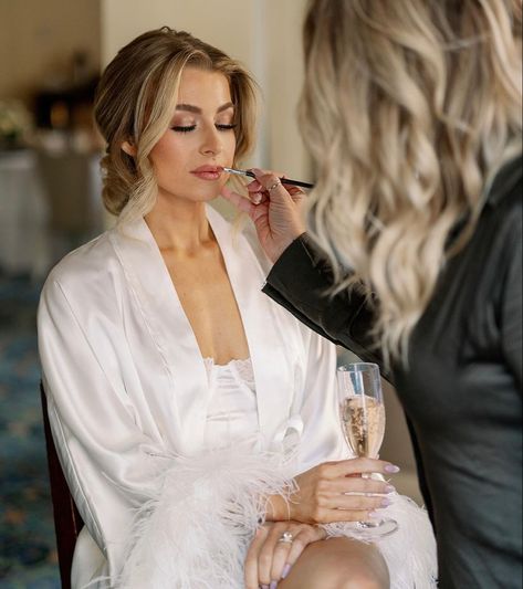 Before Wedding Pictures, Bride Preparation, Bridal Party Getting Ready, Bridal Preparation, Wedding Design Decoration, Wedding Photography Bride, Bridal Photoshoot, Bride Poses, Wedding Rehearsal