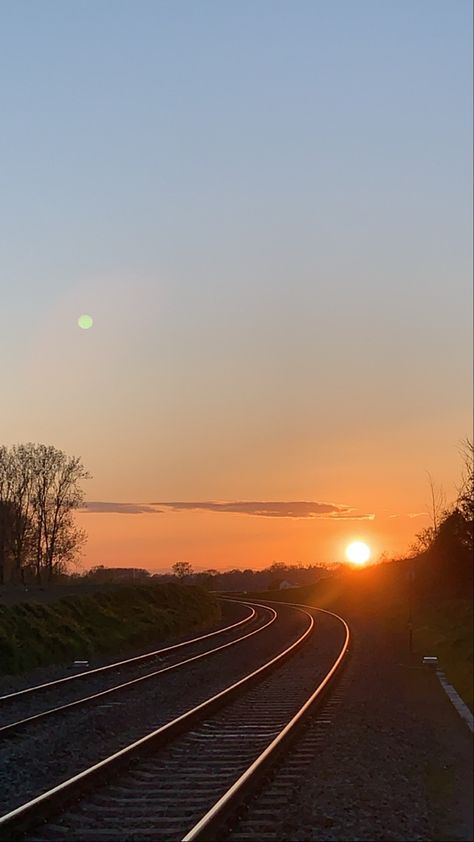 Morning Train Aesthetic, Train Aestethic, Alaina Core Aesthetic, Backroads Aesthetic, Soleil Core, Aestethic Sunset, Alaina Core, Sunset View Aesthetic, Train Sunset