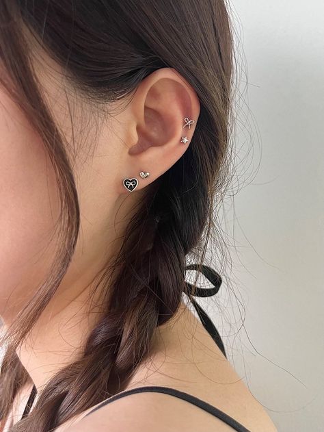 Double Lobe Piercing, Triple Lobe, Piercing Placement, Earrings Combo, Asian Makeup Looks, Piercings Ear, Ribbon Heart, Heart Piercing, Ear Art