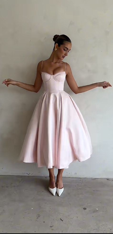 Graduation Pink Dress, Graduation Dress Pink, Pink Graduation Dress, Classy Modest Dresses, Elegant Mini Dresses, Party Dress Classy, Chic Clothing Style, Modest Casual Outfits, Dressy Attire