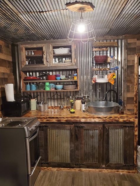 Rustic Kitchen Walls, Tin Walls Rustic Kitchen, Rustic Country Kitchens Farmhouse Style, Barn Kitchen Ideas, Silo Ideas, Tiny Cabin Kitchen, Real Farmhouse, Wilderness Cabins, Mobile Home Makeovers