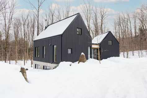 In Quebec, a Pair of Black Gables Form a Scandinavian-Inspired Cabin… - Dwell Scandinavian Barn House, Scandinavian House Exterior, Modern Mountain Cabin, Scandinavian Modern House, East Hampton Houses, Nordic Cabin, Scandinavian Home Design, Minimalist Cottage, Scandinavian Cabin