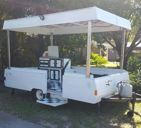 Popup concession trailer Truck Bed Repurposed, Pop Up Concession Stand, Pop Up Food Trailer, Diy Concession Trailer, Pop Up Camper Food Trailer, Camper Food Truck, Camper Food, Food Truck Ideas, Bbq Smoker Trailer