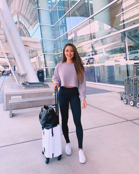 11 Best Outfit For Travelling At The Airport 15 Airport Outfit Summer 2023, Casual Travel Outfits For Women, Airport Outfit Leggings, Leggings Travel Outfit, Casual Airport Outfit, Travel Outfits For Women, Cute Airport Outfit, Comfy Airport Outfit, Airport Outfit Summer