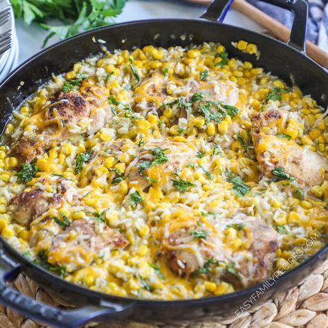 This is the BEST one pot meal for busy weeknights! My quick Salsa Verde Chicken and Rice recipe is SO good and SO easy! It takes almost no prep time and uses everyday ingredients like chicken thighs, rice, green salsa, and cheese to build amazing flavor in a one-skillet, 30 minute meal. My family loves this salsa verde chicken and rice casserole served in a bowl, or as a filling for burritos, tacos. It’s a complete family meal with stress-free prep that you can make whenever the craving ... Salsa Verde Chicken And Rice, Chicken Thighs Rice, Chicken And Rice Skillet, Chicken And Rice Crockpot, Quick Salsa, Chicken Taco Bowls, Green Curry Chicken, Chicken And Rice Recipe, Verde Chicken