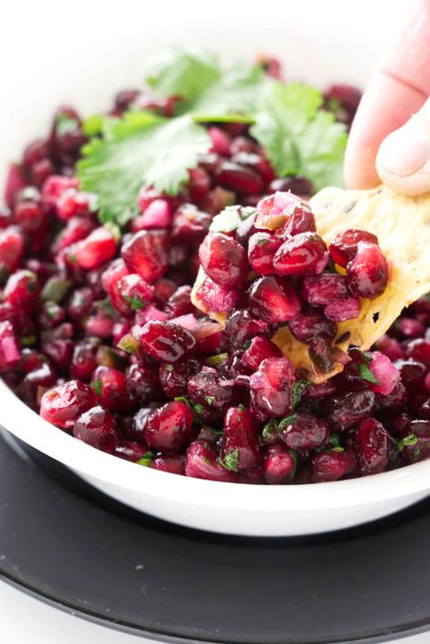 Pomegranate Salsa, Fall Recipes Appetizers, Cilantro Salsa, Tapas Party, Party Bites, Vegan Dip, Recipes Appetizers, Salsa Recipe, Winter Food