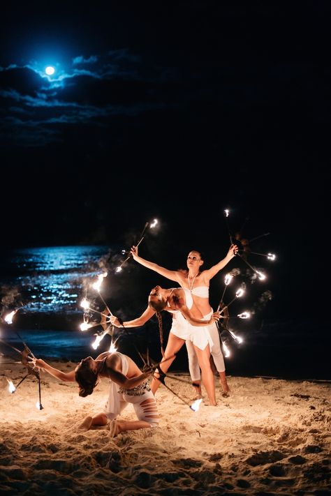 Wedding Reception Entertainment Ideas, Night Beach Weddings, Wedding By The Beach, Wedding Reception Entertainment, Mexico Party, Beach Wedding Makeup, Moonlight Photography, Beach Fire, Beach Wedding Reception