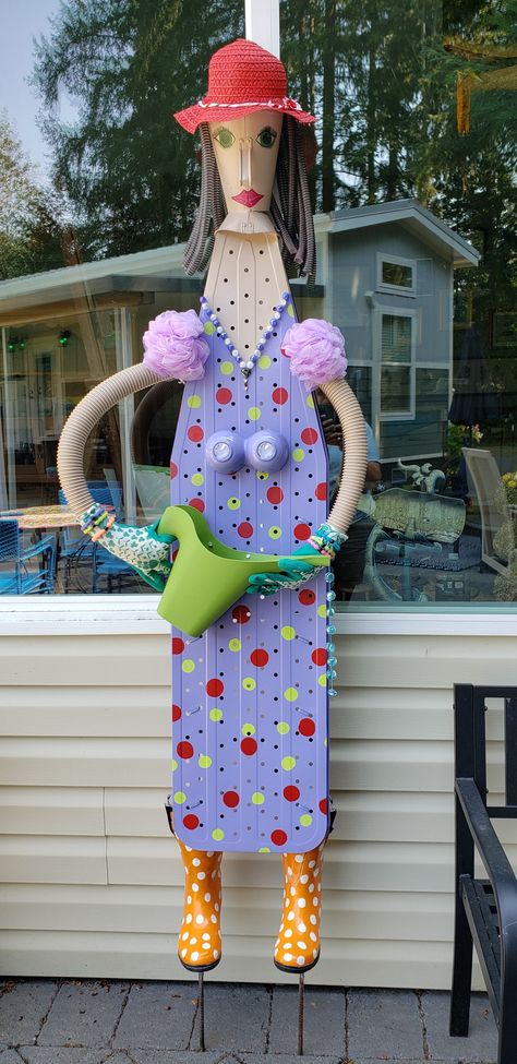 Made this for my friends vegetable garden. Ironing Board Garden Lady, Ironing Board Garden People, Ironing Board Scarecrow, Ironing Board Ideas Diy Crafts, Ironing Board People, Lady Scarecrow, Garden Scarecrows, Painted Ironing Board, Concrete Diy Garden