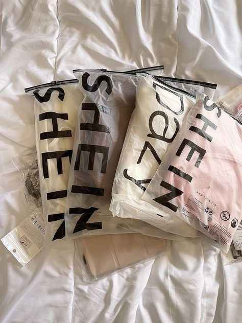 SHEIN haul 🎀🩷 Shein Packaging Aesthetic, Shein Haul Aesthetic, Shein Package, November Dump, Shein Shopping, Rick And Morty Image, Shopping Pictures, Shein Haul, Collage Outfits