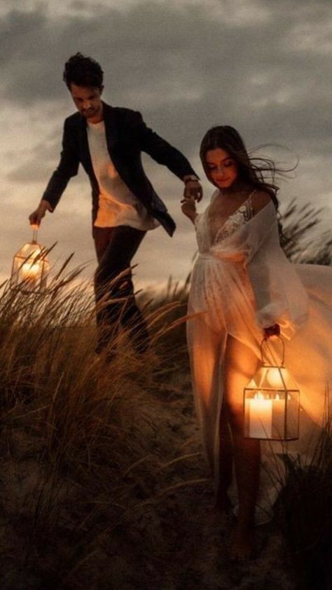 Nightime Wedding, Lantern Photography, Ring Cleaner, Ethereal Photography, Pre Wedding Photoshoot Outdoor, Pre Wedding Poses, Photoshoot Themes, Romantic Photos, Wedding Vibes