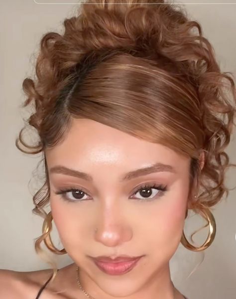 Side Part Homecoming Hairstyles, Updo Hairstyles Side Part, Hairstyles For Hoco Curly Hair, Curly Updo With Flowers, Curly Hairstyles For Black Women Bun, Bun Hairstyles Side Part, Curled Medium Hairstyles, Short Curly Hairstyles Side Part, 60s Hairstyles Curly Hair