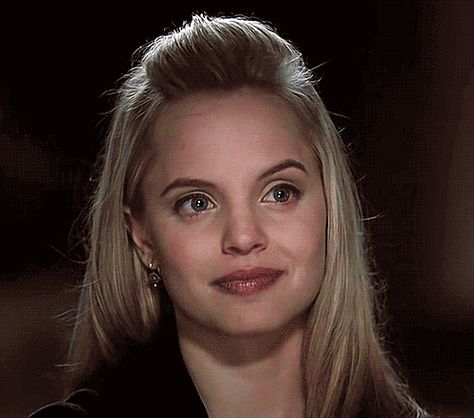 American Beauty Movie, Mena Suvari, Sam Mendes, Smokey Eye For Brown Eyes, American Presidents, American Beauty, Cleaning Service, Newest Trends, Celebrities Female