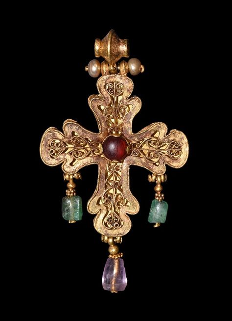 Byzantine Gold Cross Pendant, 12th-14th Century AD Byzantine Gold, Byzantine Jewelry, Ancient Jewels, Ancient Jewellery, Historical Jewellery, Byzantine Art, Medieval Jewelry, Greek Jewelry, Gold Cross Pendant