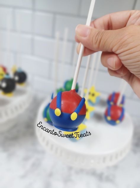 Mario Kart Dessert Table, Mario Brothers Cake Pops, Mario Party Cake Pops, Super Mario Pretzel Rods, Super Mario Cakepops, Super Mario Treats Ideas, Mario Bros Cake Pops, Super Mario Bros Cake Pops, Mario Cakepops