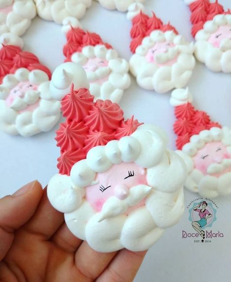 Christmas Meringue, Meringue Cookie Recipe, Meringue Desserts, Meringue Cookies, Xmas Cookies, Christmas Sweets, Xmas Food, Christmas Cupcakes, Christmas Cooking