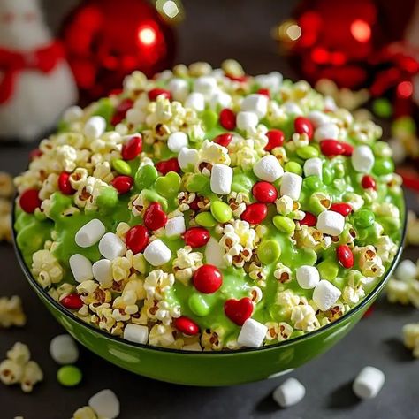 Grinch Popcorn Recipe, Popcorn Homemade, Fudge Homemade, Ooey Gooey Butter Cookies, Grinch Popcorn, 5 Minute Fudge, Gooey Butter Cookies, Christmas Popcorn, Gooey Butter