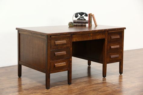 Antique Oak Office Desk - Luxury Living Room Furniture Sets Check more at http://www.gameintown.com/antique-oak-office-desk/ 1920s Craftsman, Bankers Desk, Library Desk, Bankers Desk Lamp, Hobby Desk, Painting Wooden Furniture, Quarter Sawn Oak, Hobby Lobby Christmas, Hobbies For Couples