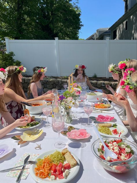 Wholesome Birthday Ideas, Scandinavian Party, Coastal Girl, Bday Dinner, Sweet Sixteen Birthday Party Ideas, Scandinavian Summer, Lunch Party, 18th Bday, Birthday Dinner Party