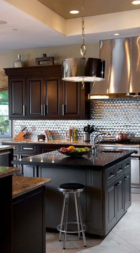 Black Shaker Cabinets With Metal Backsplash And Black Granite Countertops Black Granite Countertops Kitchen, Transitional Kitchen Design, Dark Countertops, Black Granite Countertops, Metallic Backsplash, Black Countertops, Dark Wood Cabinets, Black Kitchen Faucets, Brown Cabinets