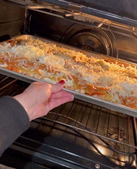 Sheet Pan Lasagna - Easy Sheet Pan Dinner Family Friendly - Crazy Busy Mama Sheet Pan Lasagna, Crazy Busy Mama, Pan Lasagna, Lasagna Easy, Easy Sheet Pan Dinner, Lasagna Recipes, Dinner Family, Sheet Pan Dinners Chicken, Easy Sheet Pan Dinners