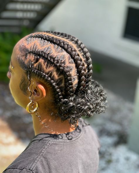 6 Stitch Braids + Zigzag Parts.😮‍💨Click the 🔗 to schedule ⬆️ . . . #stitchbraids #jaxbraider #jacksonvillebraids #zigzagpart #904braids #duvalbraids Zig Zag Stitch Braids, Zigzag Braids, 6 Stitch Braids, Zig Zag Part, Scalp Braids, Pretty Dark Skin, 4 Braids, Zig Zag Stitch, Hair Twist