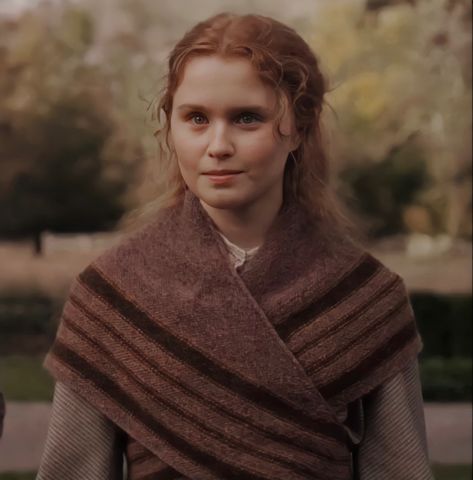 #bethmarch #littlewomen #elizascanlen #bethmarchicon #littlewomenicon #elizascanlen Fantasy Faceclaims, Eliza Scanlen, Beth March, Little Women Costumes, Comfort Films, March Sisters, Period Drama Movies, Sick Of People, Little Women