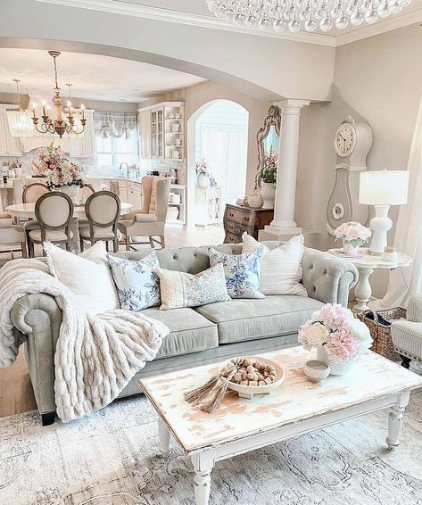 Rustic French Home Decor, Shabby Chic Sunroom, Beach Cottage Bathroom Coastal Style, Country Romance Decor Home Living Room, Shabby Chic Bathroom Decor Ideas, White Farmhouse Living Room, French Country Living, French Country Living Room, Shabby Chic Living