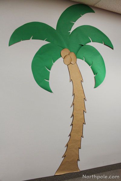 Step 2 Paper Palm Tree, Palm Tree Crafts, Beach Theme Classroom, Tree Props, Jungle Theme Classroom, Deco Jungle, Tafel Decor, Deco Nature, Hawaiian Theme