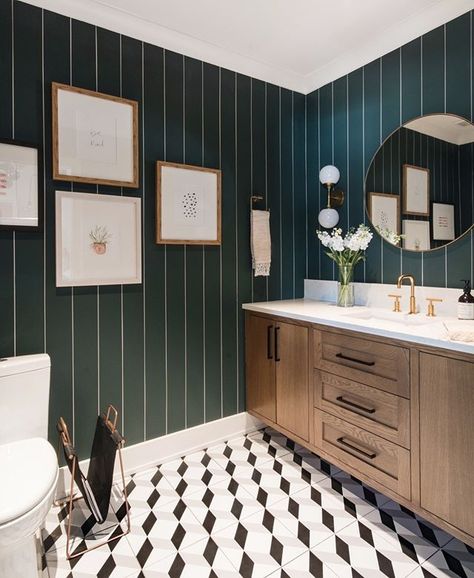 #repost @leclairdecor #welovenew ⠀ We can't help but love the look of this bold green wallpaper with white stripe in this bathroom. It's something different to tiles! Interior Art Deco, Art Deco Bathrooms, Leclair Decor, Powder Room Decor, Art Deco Bathroom, Pretty Bathrooms, Deco Bathroom, Bad Inspiration, Green Walls