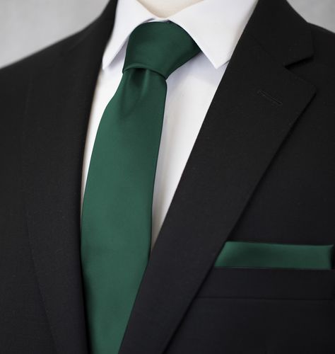 Suit Men Black, Nikki Sloane, Tarkhanov Empire, All Black Tux, Chambelanes Outfits, Green Tux, Black Tuxedo Wedding, Groom Suit Black, Green Suit Men