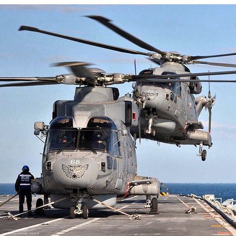 Hms Illustrious, British Armed Forces, Military Helicopter, Flight Deck, Aircraft Carrier, Air Show, Royal Navy, Military Aircraft, Armed Forces