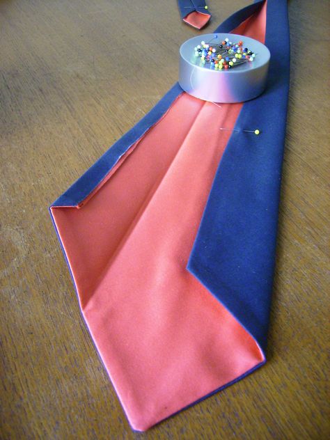 How To Sew A Neck Tie, Neck Tie Pattern Sewing, Diy Tie Pattern, How To Make A Necktie, How To Make A Neck Tie, Necktie Sewing Pattern, Mens Tie Pattern, Tie Patterns Diy, Boy Tie Pattern