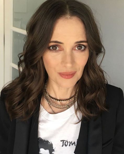 Winona 💞 Winona Ryder 2024, Winona Ryder Hair, Joyce Stranger Things, Winona Forever, Police Women, Winona Ryder, Look At You, Hottest Celebrities, Beetlejuice