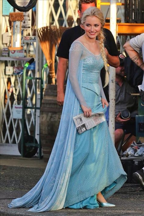 Elsa Halloween Costume, Elsa Cosplay, Elsa Costume, Frozen Costume, Elsa Dress, Princess Cosplay, Queen Photos, Queen Elsa, Anna Frozen