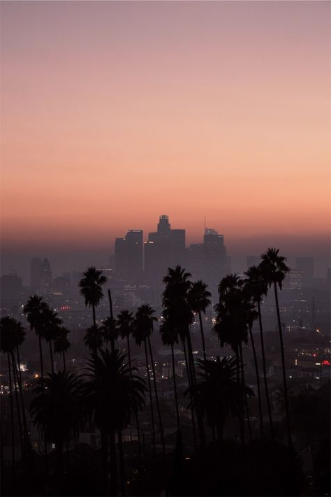 Sunset Homescreen, Los Angeles At Night, Life In Usa, California Wallpaper, Cali Vibes, Los Angeles Aesthetic, Pink Disco, Topanga Canyon, Dark Landscape