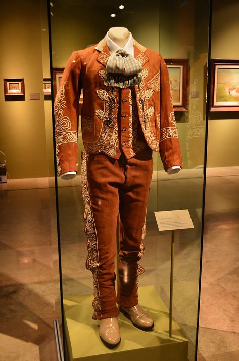 Mariachi Outfit, Mexican Traditional Clothing, Mariachi Suit, Charro Outfit, Charro Suit, Mexican Outfit, Historical Fashion, Outfits Aesthetic, New Outfits