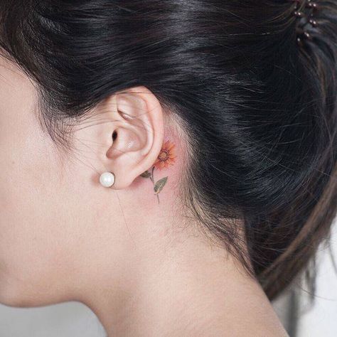 Sunflower Tattoo Ear, Sunflower Behind The Ear Tattoo, Sunflower Behind Ear Tattoo, Sunflower Tattoo Behind Ear, Abel Tattoo, Tattoo Behind Ear, Behind Ear Tattoos, Tiny Tats, The Trend Spotter