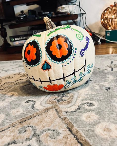 Sugar skull pumkin made with sharpe markers. Sugar Skull Pumpkin, Pumpkin Painting Party, Sugar Skull Halloween, Pumpkin Designs, Halloween Pumpkin Designs, Skull Pumpkin, Candy Skulls, Painting Party, Skull Painting