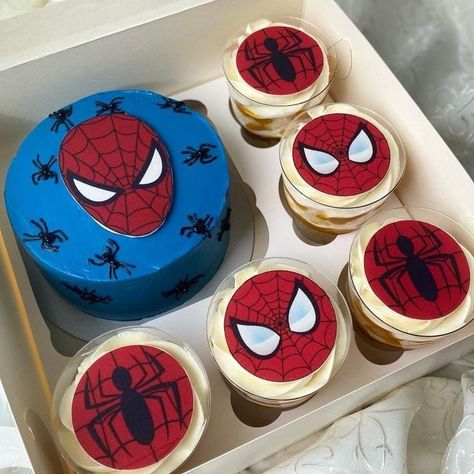 Spiderman Bento Cake, Mini Cake Spiderman, Husband Birthday Ideas At Home, Birthday Ideas At Home, Husband Birthday Ideas, Customized Pillows, Deadpool Birthday, Basic Muffin Recipe, Diy Gift Box Template