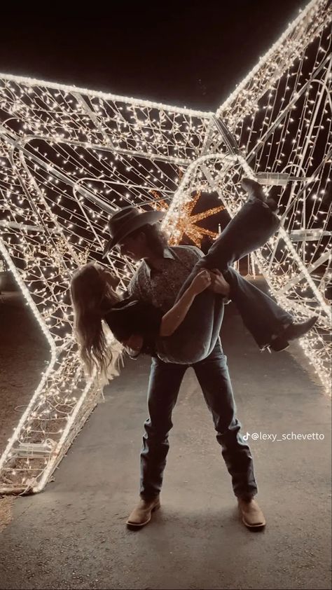 Country Date Ideas Relationship Goals, Cute Country Relationship Goals, Country Date Ideas, Picture Poses For Couples, Country Couple Pictures, Country Relationship Goals, Country Dates, Country Couple, Country Relationships