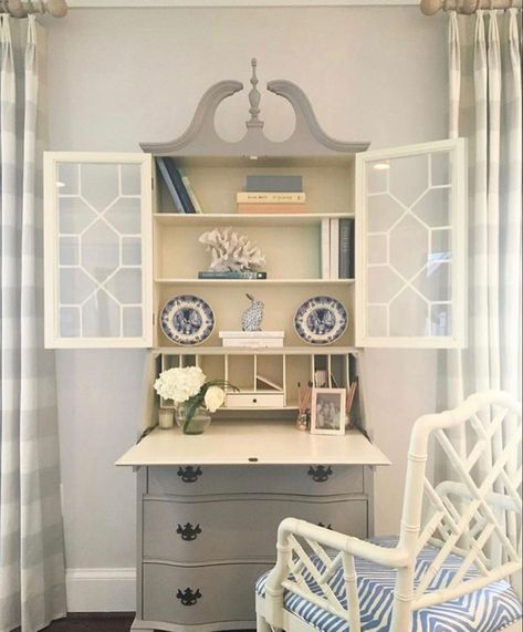 Blue Willow Decor, Senior Living Interior Design, Millennial Decor, Grand Millennial Decor, Country Cottage Kitchen, It's Wednesday, Grand Millennial, Furniture Update, Dorm Room Inspiration