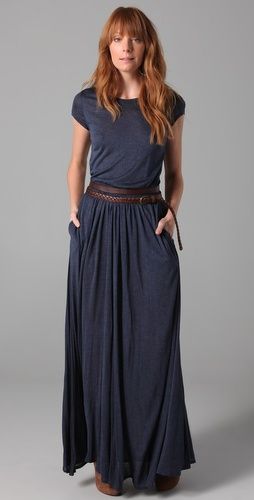 I love maxi dresses, and this is the prettiest one I have ever seen. Ever. find more women fashion ideas on www.misspool.com Stil Rock, Maxi Tee Dress, Sukienki Maksi, Detail Couture, Stil Boho, 가을 패션, Looks Style, Mode Inspiration, Tee Dress