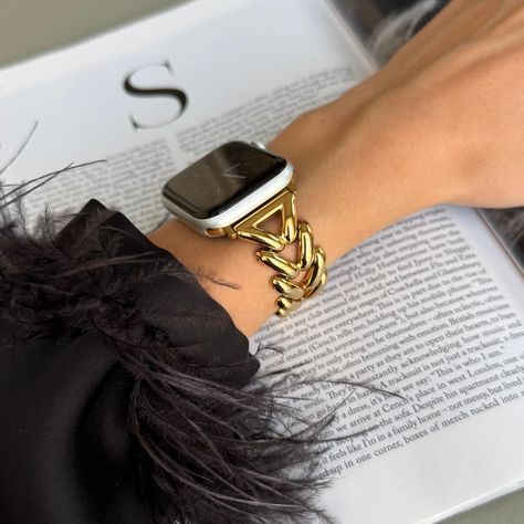 Gold Apple Watch Band, iWatch loop strap 45mm 44mm 42mm 41mm 40mm 38mm 49mm, Luxury Women Metal Bracelet, Apple Watch 10 loop armband gift by lushbands on Etsy Apple Watch Bracelets, Apple Watch Sizes, Gold Apple Watch, Rose Noir, Bracelet Apple Watch, Gold Apple, Apple Watch Ultra, Watch Ultra, Metal Bracelet