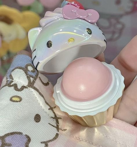 Images Hello Kitty, Hello Kitty Makeup, Hello Kitty Aesthetic, Hello Kitty Accessories, Hello Kit, Fancy Makeup, Pink Girly Things, Hello Kitty Items, Hello Kitty Collection