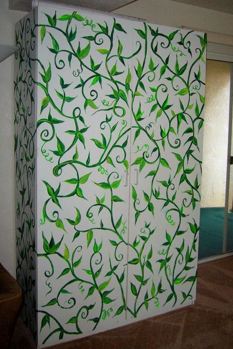 DIY Green Vine & Leaves handpainted plant mural. Acrylic paint upcycle of outdoor garage cabinet to indoor game & art kids storage. Flowers On A Vine Painting, Vines Painted On Furniture, Corner Painting Ideas Wall, Vine Cabinet, Vines Painting, Painted Vines, Jungle Vines, Paint Decor, Hand Painted Wooden Box