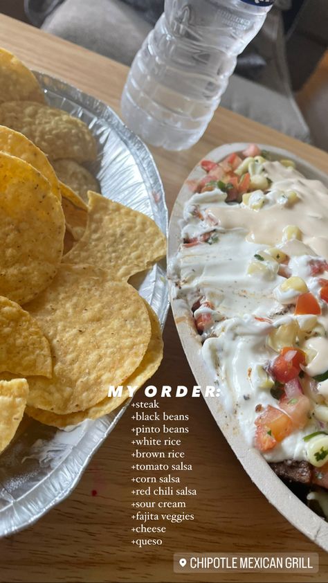 Fast Food Order Ideas, Good Chipotle Bowls, Chipotle Food Pics, Chipotle Orders Ideas, What To Order At Chipotle, Chipotle Bowls Recipe, Best Chipotle Order, Chipotle Recipes Bowl, Chipotle Aesthetic Food