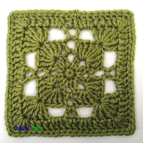 Free crochet pattern for a lacy 6.5 inch crochet afghan square. It's a pretty lace that will look great in a colorful blanket. #crochet #afghansquare #square #crochetsquare #freecrochetpattern #crochetncrafts #rhelena Crochet Borders For Blankets, Motifs Afghans, Granny Square Häkelanleitung, Motifs Granny Square, Crochet Squares Afghan, Granny Square Crochet Patterns Free, Confection Au Crochet, Crochet Blocks, Crochet Afghans