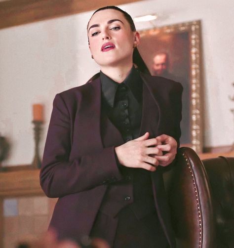 Buff Women, Woman In Suit, Tuxedo Women, Purple Suits, Katie Mcgrath, Prom Suits, Woman Suit Fashion, Prom Outfits, Suit Fashion