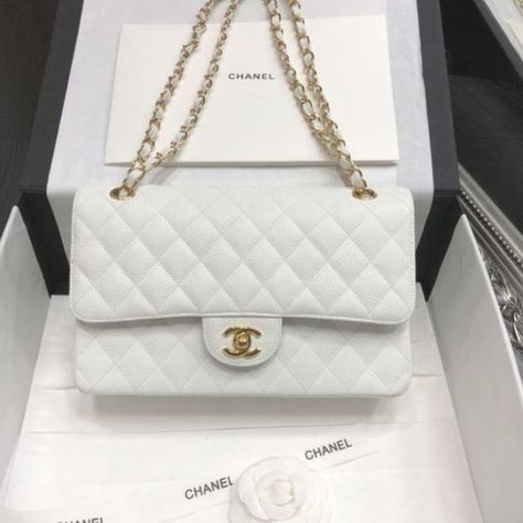 White Chanel Bag, Prada Bag Black, Chanel Bag Outfit, Chanel Bag Classic, Wallets For Girls, Bags Prada, My Style Bags, Chanel Flap Bag, Chanel Purse