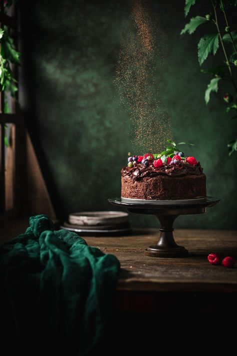 Food Photography Cake, Food Photography Dessert, Cake With Chocolate Ganache, Cake Photoshoot, Chocolate Ganache Recipe, Chocolate Photos, Dark Food Photography, Chocolate Fudge Brownies, Dessert Photography